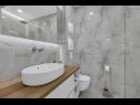 Apartments Prgo - with view and parking: A1(6), A2(6), A3(4) Makarska - Riviera Makarska  - Apartment - A1(6): bathroom with toilet