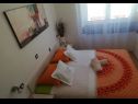 Apartments JoviZ - 20m from the sea A1(3+1) Makarska - Riviera Makarska  - Apartment - A1(3+1): bedroom