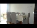 Apartments Fila - large & close to the beach: A1(5) Makarska - Riviera Makarska  - Apartment - A1(5): dining room