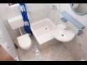 Apartments Ruza - sea view: A1(4), A2(4), A4(3+2), SA5(2), SA6(2+1), SA7(2), A8(2+2) Makarska - Riviera Makarska  - Studio apartment - SA5(2): bathroom with toilet