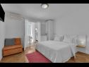 Apartments Ivica - 100m from the beach: SA1(2+1) ljubicasti, SA3(2) narancasti Makarska - Riviera Makarska  - Studio apartment - SA1(2+1) ljubicasti: interior