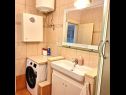 Apartments Damir A1(4) Tucepi - Riviera Makarska  - Apartment - A1(4): bathroom with toilet
