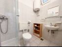 Apartments Mira - 10 m from beach: SA3(2), SA4(2), A5(2+2) Zaostrog - Riviera Makarska  - Studio apartment - SA4(2): bathroom with toilet