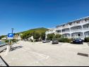 Apartments Tomo - 10 m from beach: A1(2+2), SA2(2) Zaostrog - Riviera Makarska  - parking