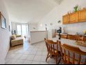 Apartments Tomo - 10 m from beach: A1(2+2), SA2(2) Zaostrog - Riviera Makarska  - Studio apartment - SA2(2): kitchen and dining room