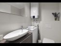 Apartments Nata - free parking A1(4+2) Murter - Island Murter  - Apartment - A1(4+2): bathroom with toilet