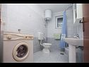 Apartments Petar - free parking A1(3+1), A2(5) Dugi Rat - Riviera Omis  - Apartment - A2(5): bathroom with toilet
