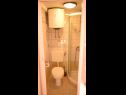 Apartments Nasta - 10 m from beach: A1(2+2), SA2(2), SA3(2) Omis - Riviera Omis  - Studio apartment - SA3(2): bathroom with toilet