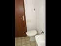 Apartments Mirja - only 50 m from sea: A1(2+2) Pisak - Riviera Omis  - Apartment - A1(2+2): bathroom with toilet