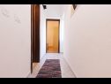 Apartments Stipica - 100 m from beach: A1(3+2), A3(2+2), SA4(2), A5(2+2) Ruskamen - Riviera Omis  - Apartment - A5(2+2): hallway