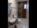 Apartments Pero - 50 m from sea : A1 Ljiljana(4), SA2(2), A3 Lea(2) Banjol - Island Rab  - Apartment - A1 Ljiljana(4): bathroom with toilet