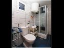 Apartments Elvi - amazing position & parking: A1 mali(2+1), A2(2+2), A3(4+1), A4 gornji(4+1), A5(2+1) Primosten - Riviera Sibenik  - Apartment - A3(4+1): bathroom with toilet