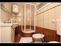 Apartments Elvi - amazing position & parking: A1 mali(2+1), A2(2+2), A3(4+1), A4 gornji(4+1), A5(2+1) Primosten - Riviera Sibenik  - Apartment - A4 gornji(4+1): bathroom with toilet