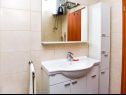 Apartments Hope - 200 m from sea: A1(4+2), A2(2+2), A3(2+2), A4(2+1), A5(2+1) Srima - Riviera Sibenik  - Apartment - A1(4+2): bathroom with toilet
