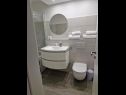 Holiday home Mirja - 200 m from beach: H(6+2) Split - Riviera Split  - Croatia - H(6+2): bathroom with toilet