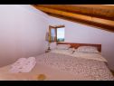 Holiday home Bože - 10m from the sea: H(10+2) Drvenik Mali (Island Drvenik Mali) - Riviera Trogir  - Croatia - H(10+2): bedroom