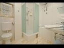 Apartments Kajo - free parking and BBQ: A1(4+2) Poljica (Marina) - Riviera Trogir  - Apartment - A1(4+2): bathroom with toilet