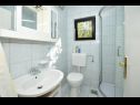 Apartments Kata - 100m from sea: A1(4+1) Seget Vranjica - Riviera Trogir  - Apartment - A1(4+1): bathroom with toilet