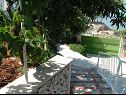 Apartments Sanda - 10 M from the beach : A1(6+1), A2(6+1) Trogir - Riviera Trogir  - courtyard (house and surroundings)