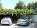 Apartments Sanda - 10 M from the beach : A1(6+1), A2(6+1) Trogir - Riviera Trogir  - parking