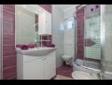 Apartments Mari - barbecue: A1Lile (4), A2Lile (2+2) Vinisce - Riviera Trogir  - Apartment - A2Lile (2+2): bathroom with toilet