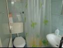 Apartments Maja - 80 m from pebble beach: A1(4+1) prizemlje, A4(4) kat, SA1 Istok(2), SA2 Zapad(2) Vinisce - Riviera Trogir  - Studio apartment - SA1 Istok(2): bathroom with toilet