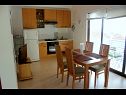 Apartments Davor - 20m from sea : A1(2+2), A2(2+2), A3(6) Mali Iz (Island Iz) - Zadar riviera  - Apartment - A2(2+2): kitchen and dining room