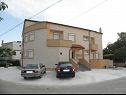 Apartments Ivan - 300 m from sea: A3(2), A4(2), SA5(2), A6(2) Nin - Zadar riviera  - parking