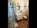 Apartments Dragi - with pool: A2(4), A3(4), A4(4), A6(2) Nin - Zadar riviera  - Apartment - A3(4): bathroom with toilet