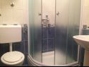 Apartments Mar - private parking: A1(4) Zadar - Zadar riviera  - Apartment - A1(4): bathroom with toilet