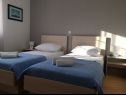 Apartments Mar - private parking: A1(4) Zadar - Zadar riviera  - Apartment - A1(4): bedroom