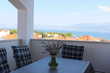 Apartments Lucia - terrace with sea view : A1(4+1), A2(4+1) Supetar - Island Brac 