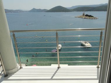 Apartments At the sea - 5 M from the beach : A1(2+3), A2(2+2), A3(8+2), A4(2+2), A5(2+2), A6(4+1) Klek - Riviera Dubrovnik 