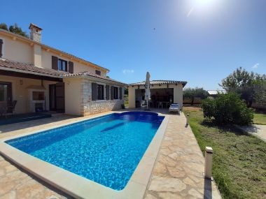 Holiday home Mary - with pool : H (8+1) Medulin - Istria  - Croatia