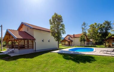  Blue house - outdoor pool: H(8+2) Plaski - Continental Croatia - Croatia