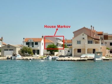 Apartments Drago - 50 m from sea: A2(2+2) Betina - Island Murter 