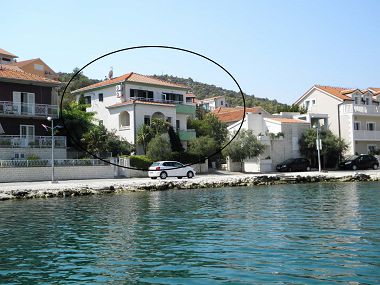 Apartments Ivanka - 10 m from sea : A2 (2+2), A3 (4+2) Marina - Riviera Trogir 