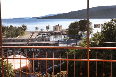 Apartments Ante - 50 M from the sea : A1(5), A2(8) Seget Vranjica - Riviera Trogir 