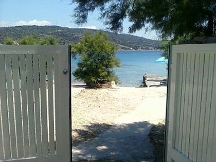 Holiday home Ivica1- great location next to the sea H(4+1) Sevid - Riviera Trogir  - Croatia
