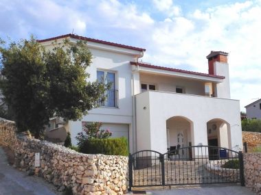Apartments Tih - 20 m from sea: A1 Ruzmarin(2+2), A2 Maslina(2+2) Sevid - Riviera Trogir 