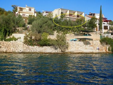 Apartments Ivan  - 15 m from beach: A1(7), SA2(2), A3(2+1) Vinisce - Riviera Trogir 