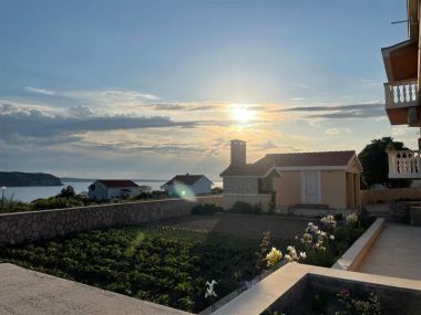 Apartments Adriatic - with beautiful garden: A1(2), A2(2), A3(2+2) Rtina - Zadar riviera 