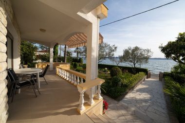 Holiday home Villa Petar 1 - 10m from sea: H(4) Zadar - Zadar riviera  - Croatia